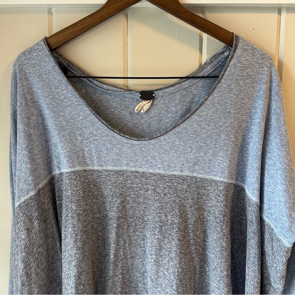 We The Free Blue and Gray Women's T-Shirt, Size Medium - Picture 2 of 6